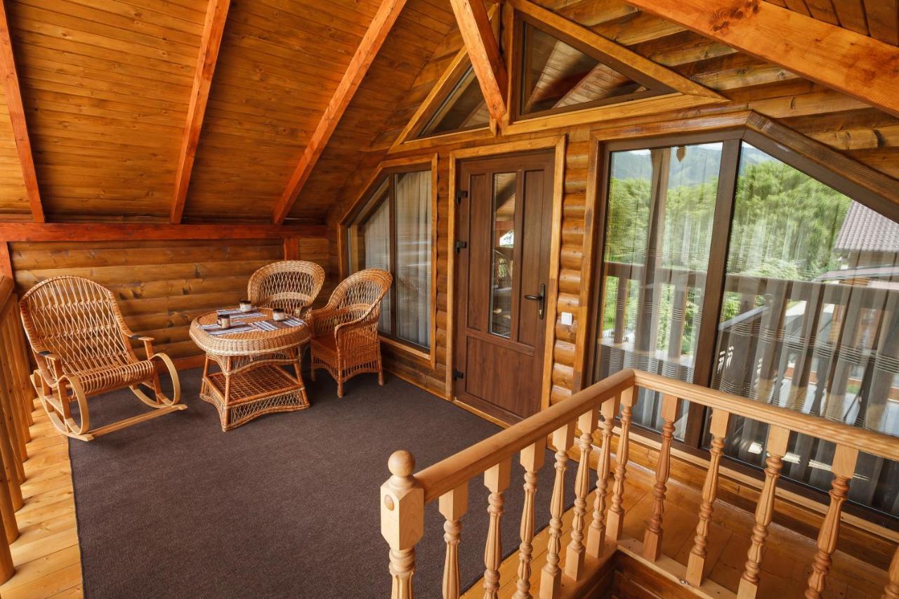 Хата Різьбяра Villa Beloberezka Exterior photo